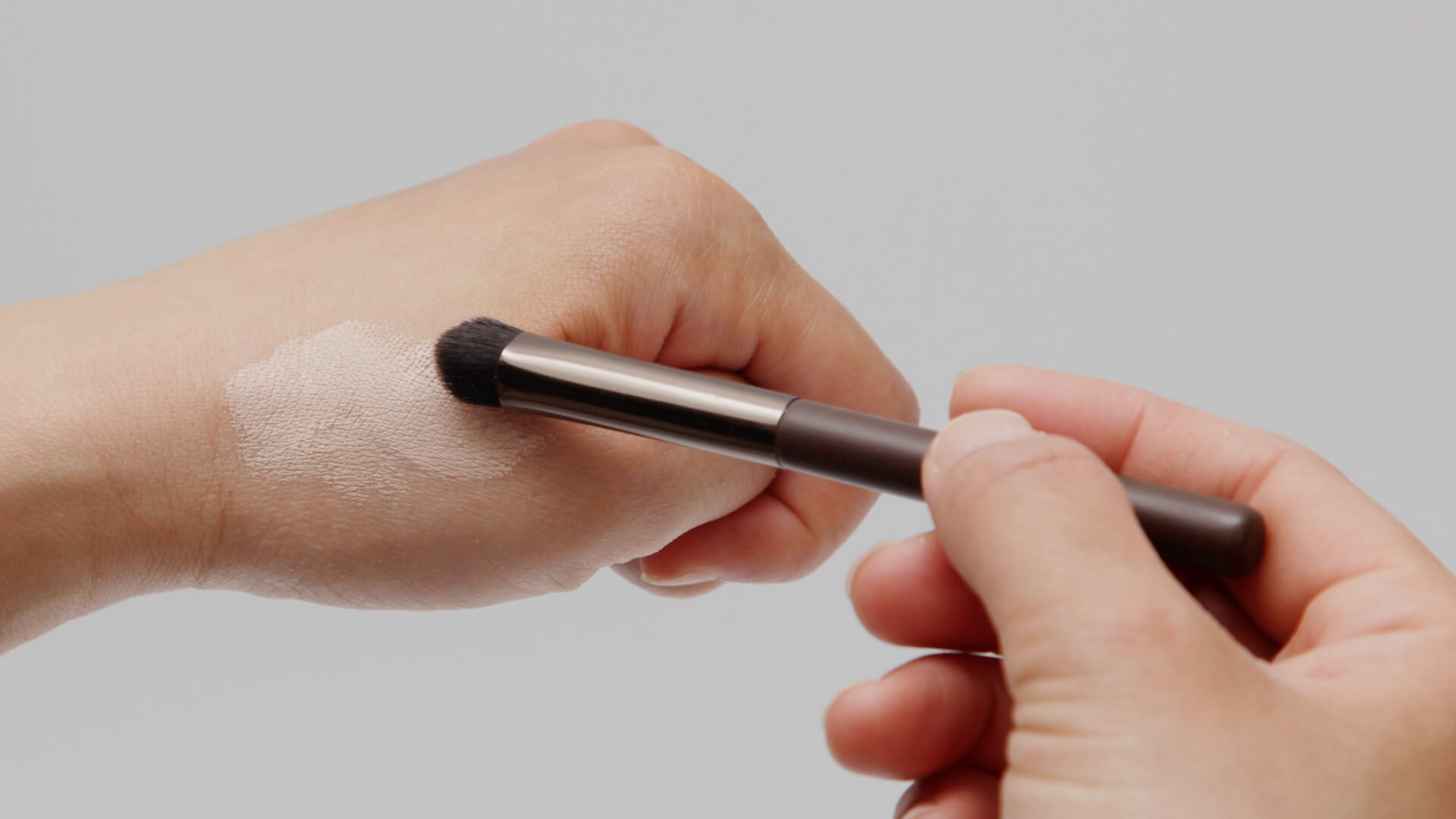 エシリアル セラムコンシーラーのレビュー